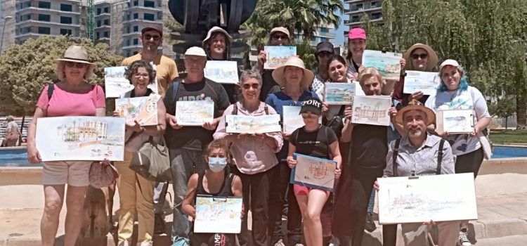 Els Urbansketchers Maestrat dibuixen la platja del Clot i la plaça de bous de Vinaròs