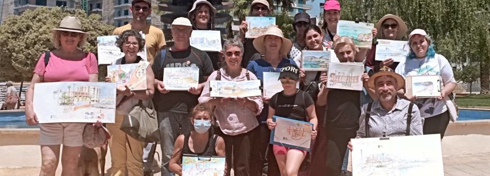 Els Urbansketchers Maestrat dibuixen la platja del Clot i la plaça de bous de Vinaròs