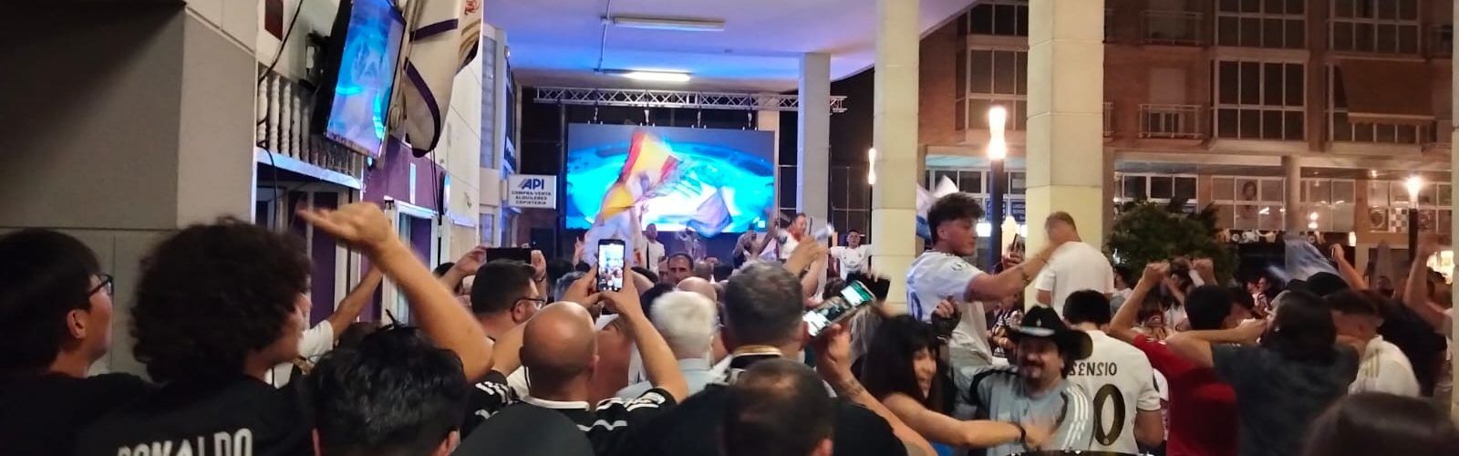 Vídeos i fotos: La 14 Champions, a la Peña Madridista de Vinaròs