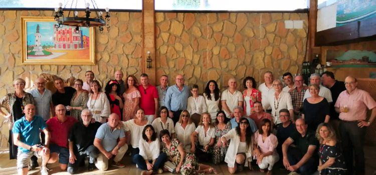 Fotos: celebrar 60 anys amb excompanys de l’IES Leopoldo Querol