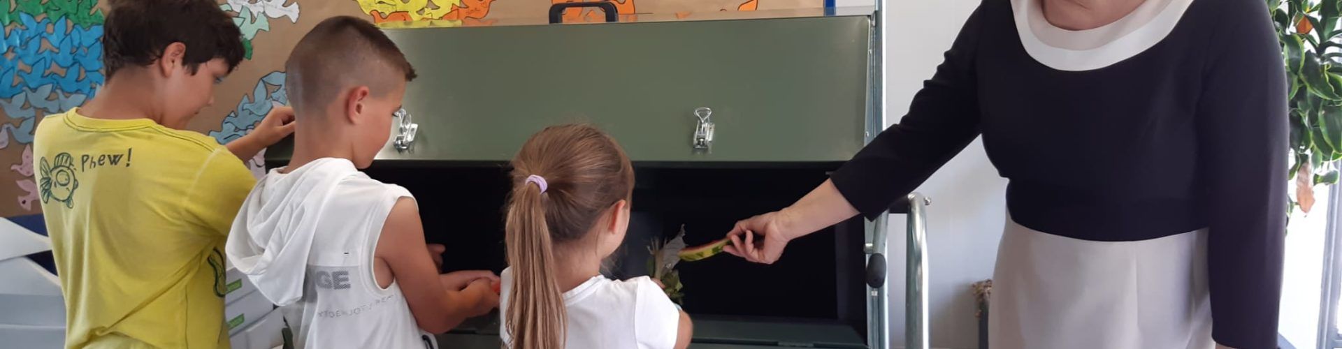 Benicarló incorpora una màquina de compostatge al CEIP Martínez Ródenas