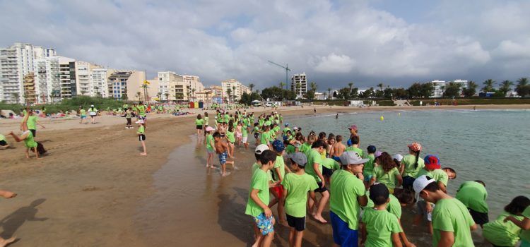 Un ratet de platja acabant el curs