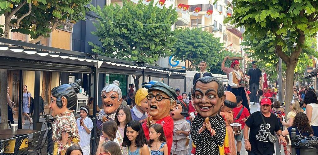 Vídeos i fotos d’un dia “gegant” a les festes de Vinaròs