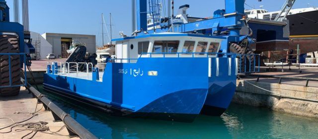 Fotos: un nou catamarà per a Algèria, des de Vinaròs