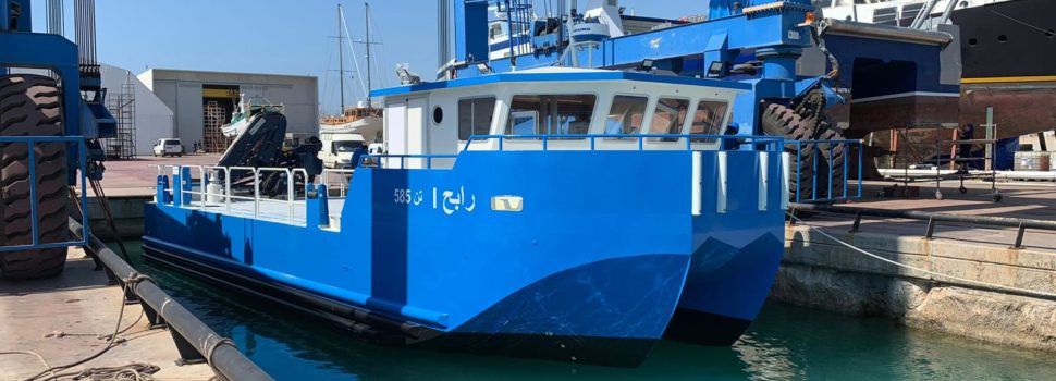 Fotos: un nou catamarà per a Algèria, des de Vinaròs