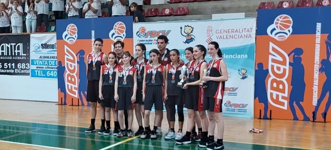 Las infantiles del CB Gil Comes Vinaròs, subcampeonas autonómicas