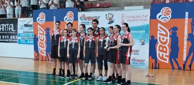 Las infantiles del CB Gil Comes Vinaròs, subcampeonas autonómicas