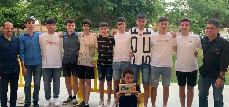 El conjunt Sub16 masculí del Club Esportiu Vinaròs, guardonat com a millor equip promesa