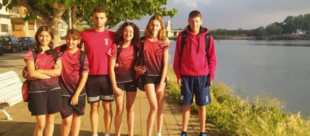 Cinc nadadors del CNVinaròs, en la travessia d’Amposta per l’Ebre