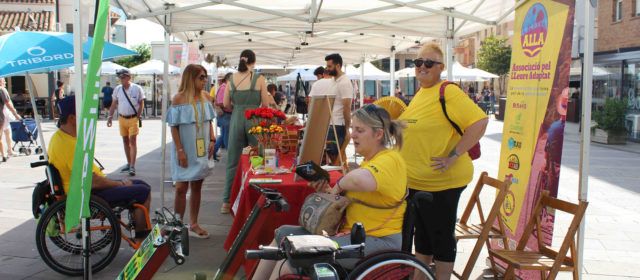 La Fira del Consum Conscient d’Amposta satisfà els organitzadors i paradistes però obre la porta a un canvi d’ubicació per la calor