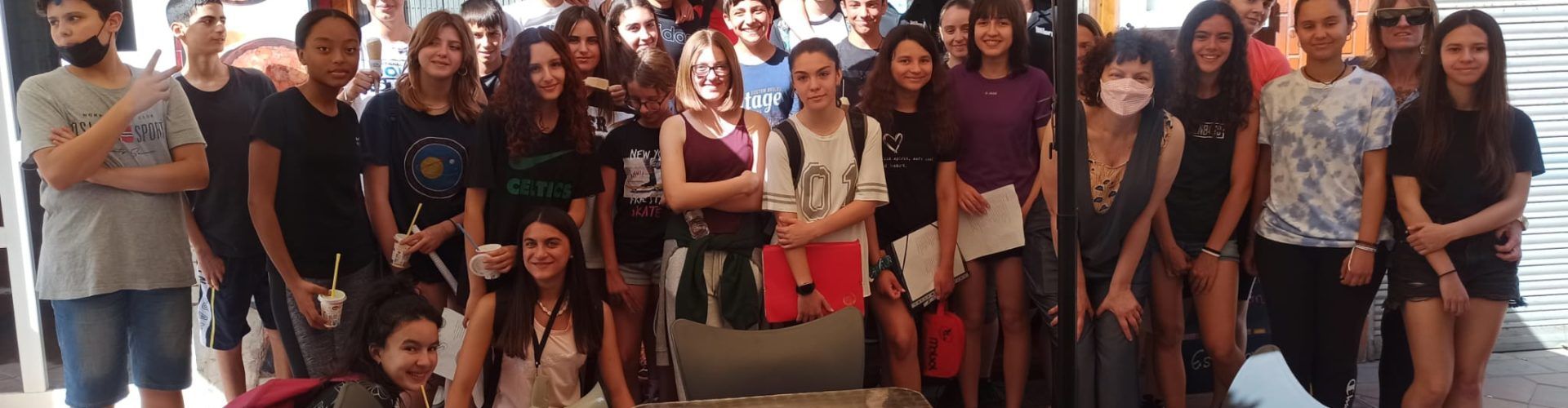 IES Joan Coromines: “El poeta baixa al poble”
