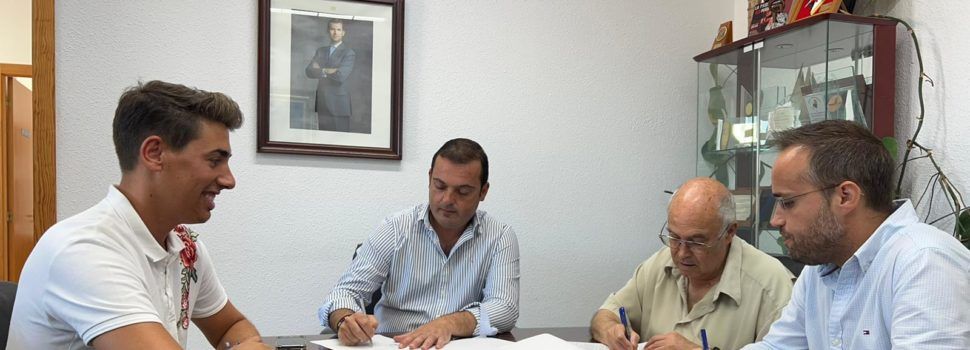 El Ayuntamiento de Peñíscola convenia con el párroco de la localidad el mantenimiento de las campanas de la Ermitana y la Parroquia de Santa María