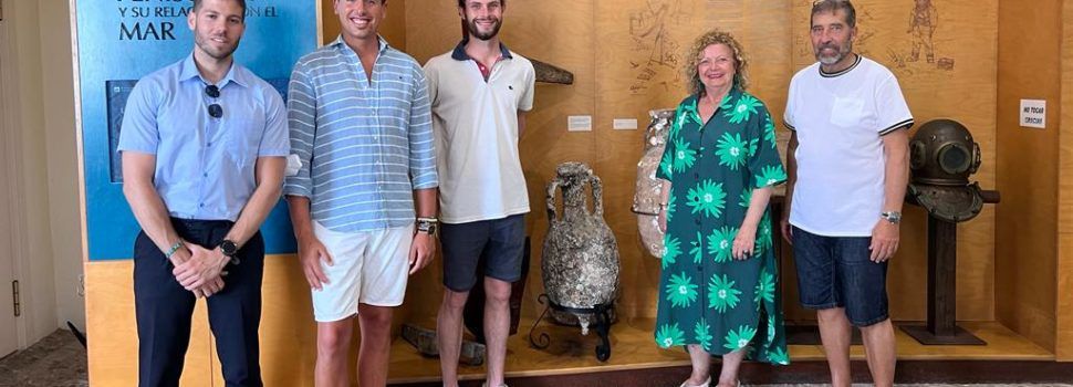 Peníscola rep la donació d’una àmfora romana del segle II per al seu Museu de la Mar