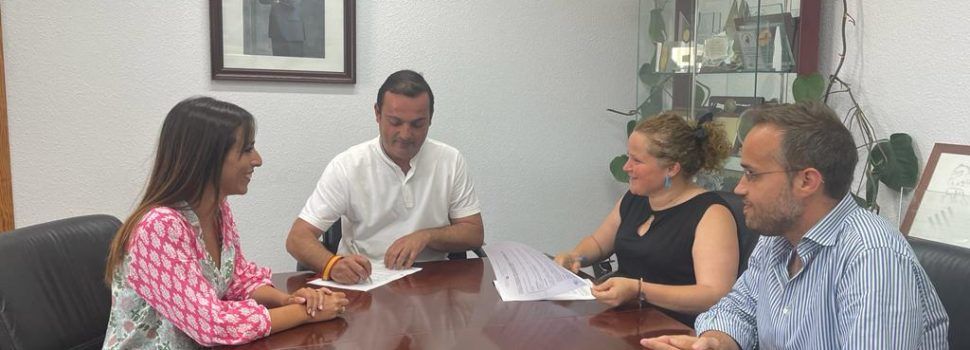 L’Ajuntament de Peníscola subscriu un conveni amb la Associació de Comerciants per a la promoció i dinamització del comerç 