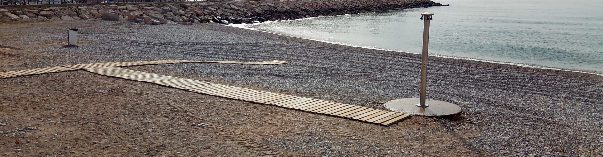 Les platges d’Alcanar a punt, la setmana que comença la temporada d’estiu