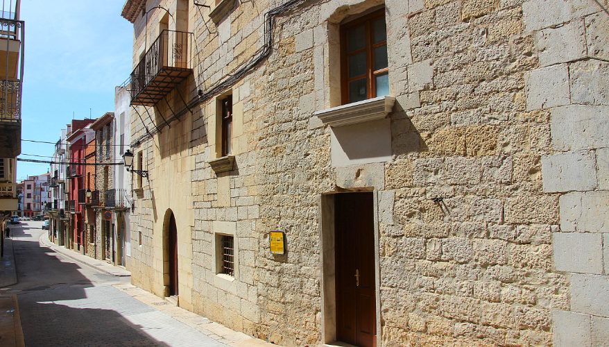 Ben Vist: Palau dels comtes de Pestagua, Xert