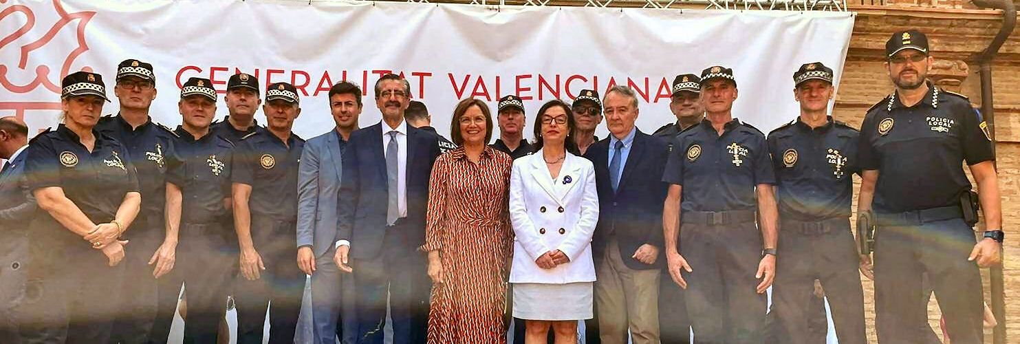 La Generalitat condecora 12 membres de la Policia Local de Benicarló per 25 anys de servei