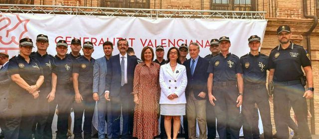 La Generalitat condecora 12 membres de la Policia Local de Benicarló per 25 anys de servei