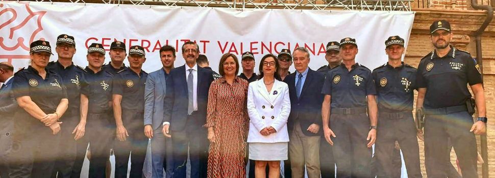 La Generalitat condecora 12 membres de la Policia Local de Benicarló per 25 anys de servei