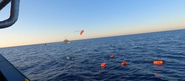 Aita Mari realiza un segundo rescate en el Mediterráneo Central y evita que 17 personas sean devueltas a Libia