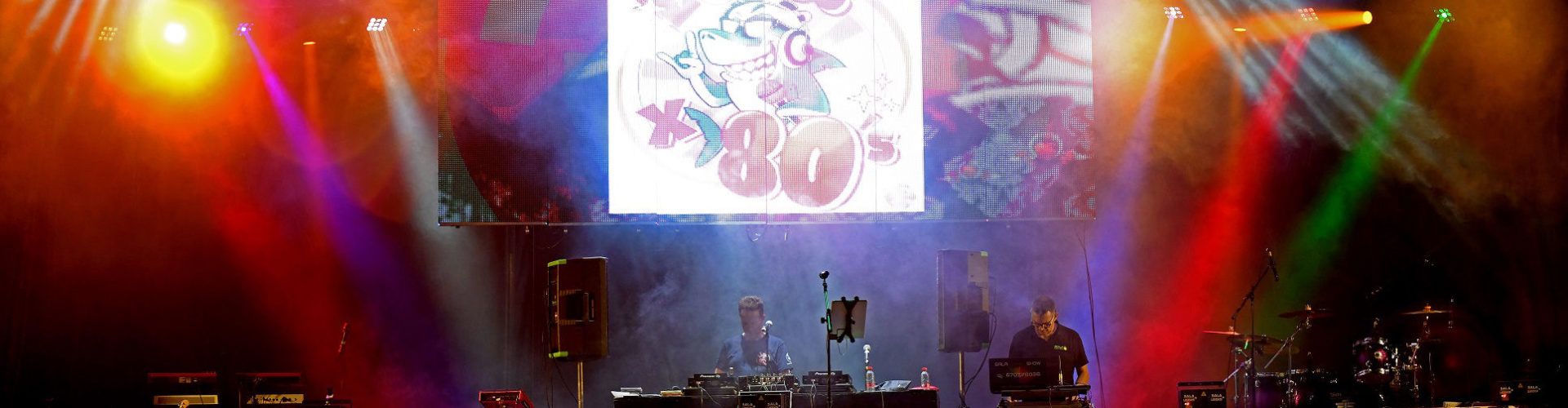 L’espectacle Locos x los 80 va fer vibrar Alcossebre