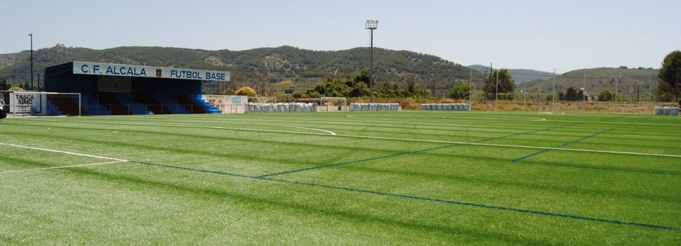 L’Ajuntament d’Alcalà-Alcossebre renova el camp de futbol municipal