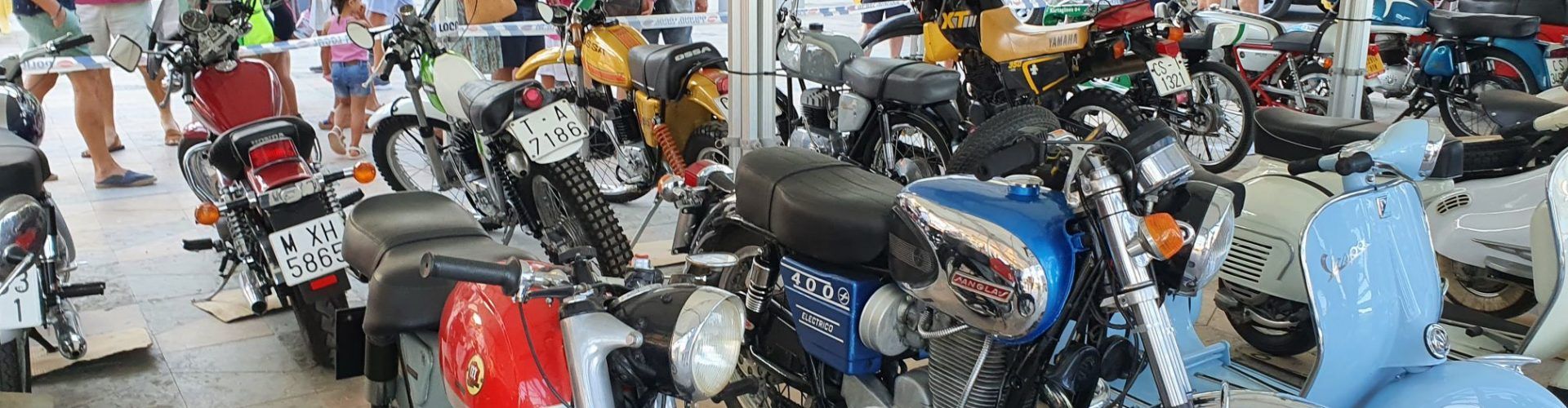 Segon dia també amb molt d’èxit de l’exposició de cotxes i motos clàssics