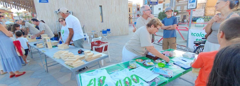 Construint caixes niu al passeig de Vinaròs