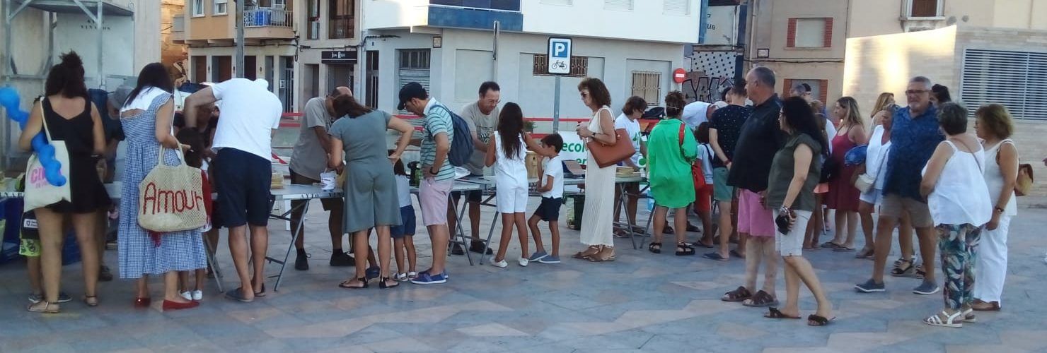Gran aceptación en Vinaròs del taller de cajas nido y hoteles para insectos