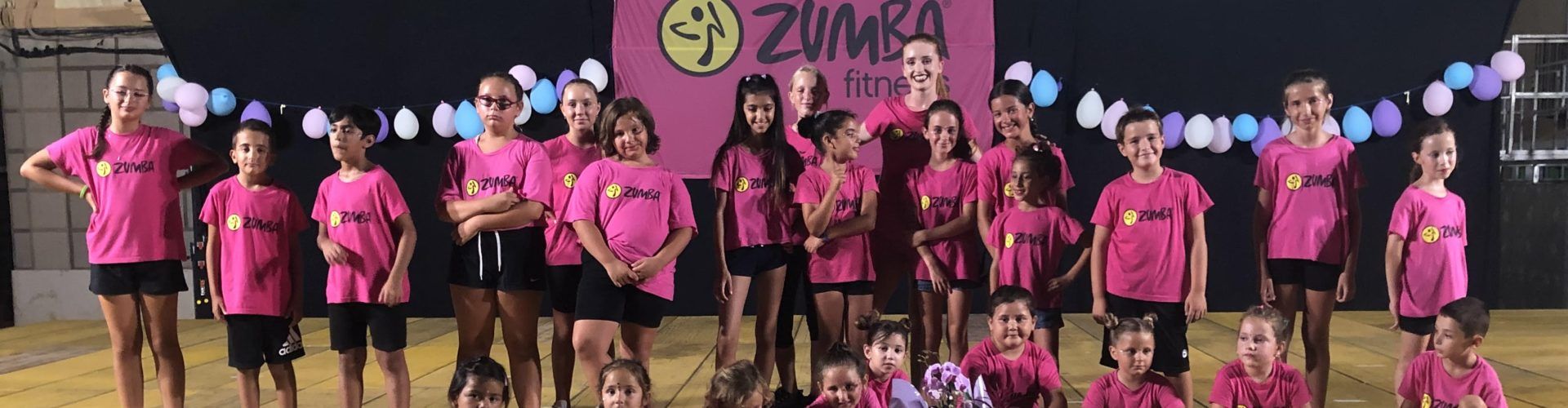 Actuació del grup Zumba Kids a Santa Magdalena