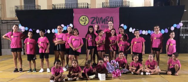 Actuació del grup Zumba Kids a Santa Magdalena