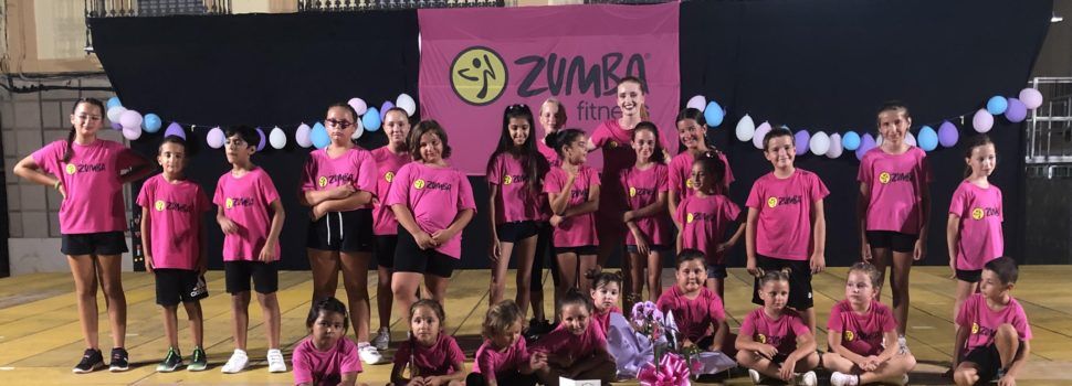 Actuació del grup Zumba Kids a Santa Magdalena