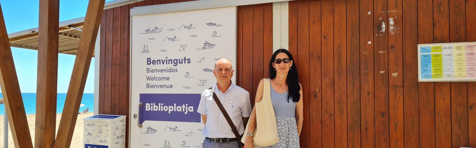 Visita de dues autoritats autonòmiques a la Biblioteca i Biblioplatja de Vinaròs