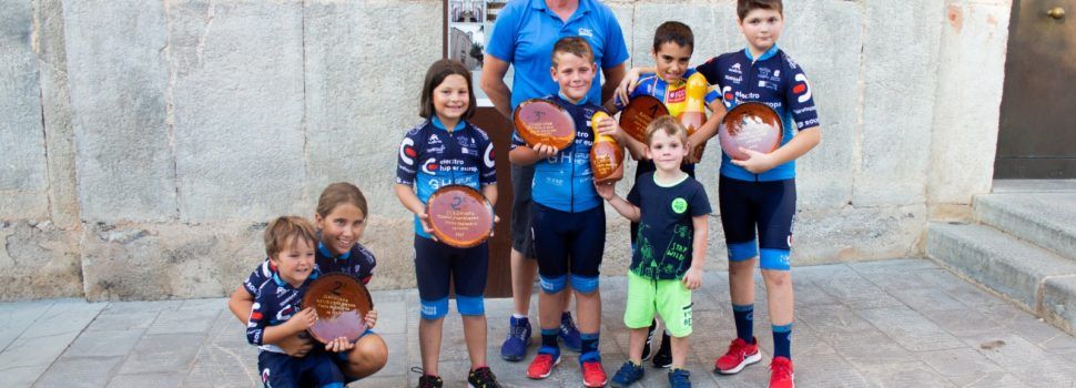 Èxits dels ciclistes vinarossencs del CNC Academy 