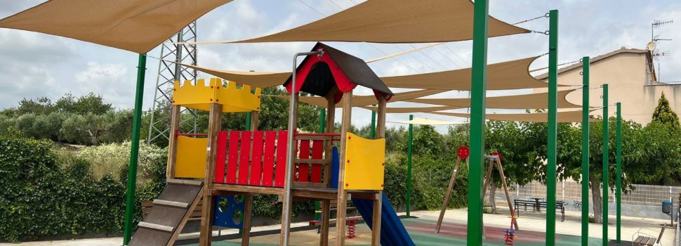 L’Ajuntament crea espai amb ombra als parcs infantils