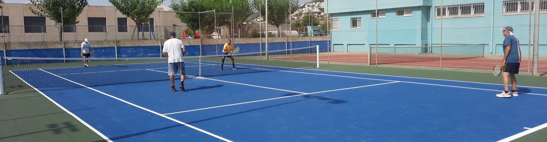 L’Ajuntament de Peníscola posa en marxa les reserves de la recentment renovada pista de tennis