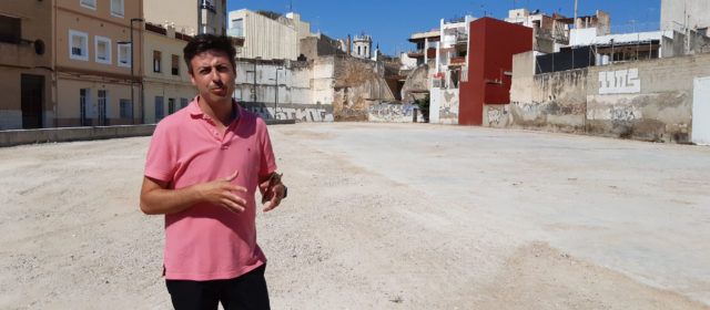 La Brigada d’Obres i Serveis de Benicarló adequa el solar de la Fundació Compte Fibla