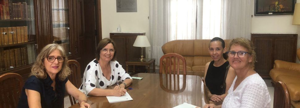 Benicarló signa un conveni per al control de les colònies felines