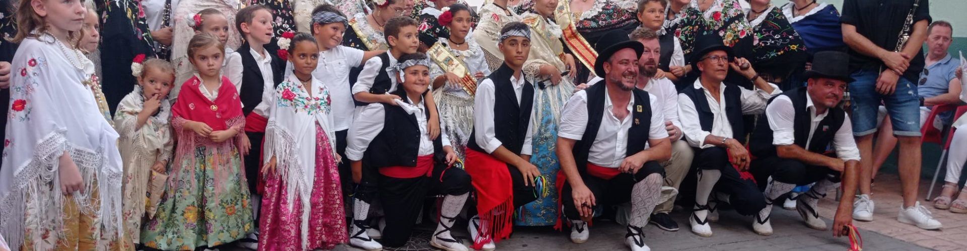 Actuació del Grup Folclòric Local de Sant Jordi