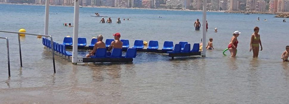 Turisme CV instala 12 zonas de baño accesible para el descanso en las playas de la Comunitat Valenciana