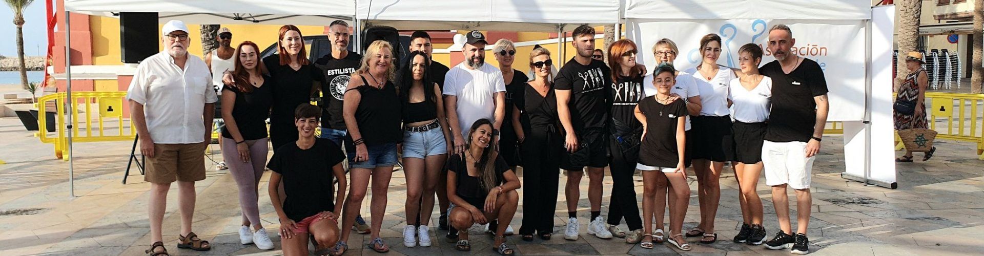 Vídeos i fotos: Tallada de cabells solidària a Vinaròs