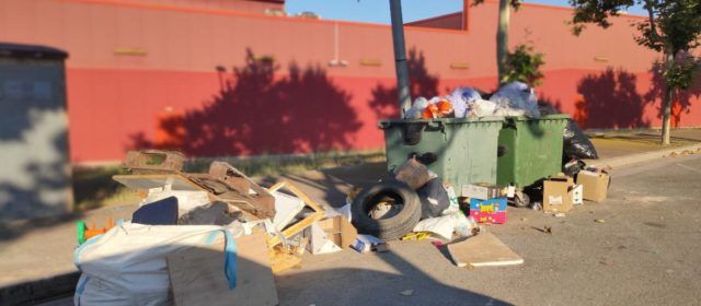 L’Ajuntament d’Amposta imposa una sanció de 3.000 euros per abocar escombraries a la via pública