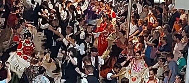 El Ball de Mantons reviu a Ulldecona amb 211 parelles