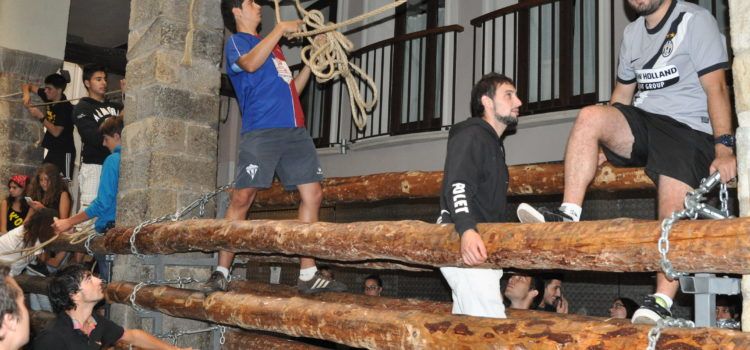Morella, preparada per als bous de Sant Roc