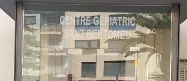 El personal de la Residencia San Bartolomé protesta ante la “desidia” de la presidenta y dirección del Oacse