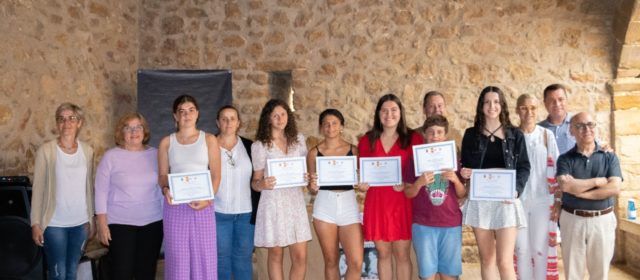 La Fundació Carles Salvador premia els guanyadors i guanyadores del XIV Concurs Literari i Fotogràfic del mestre 
