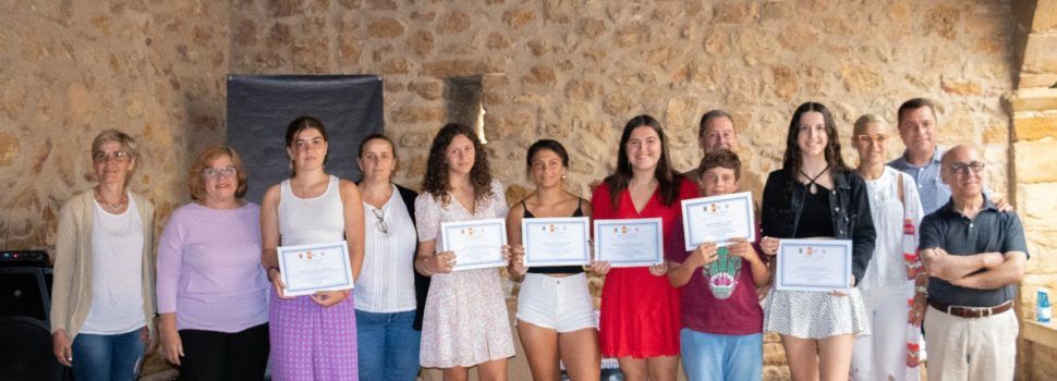 La Fundació Carles Salvador premia els guanyadors i guanyadores del XIV Concurs Literari i Fotogràfic del mestre 