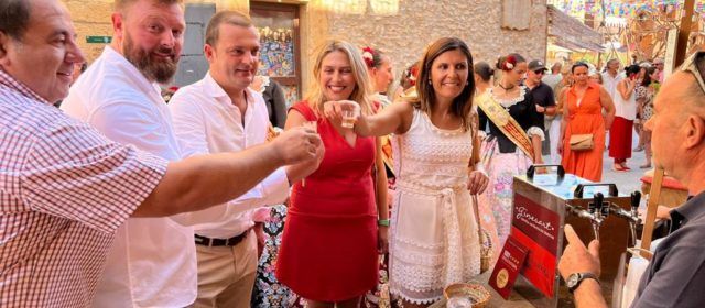 Marta Barrachina reivindica a Sant Jordi l’artesania com a motor econòmic de l’interior