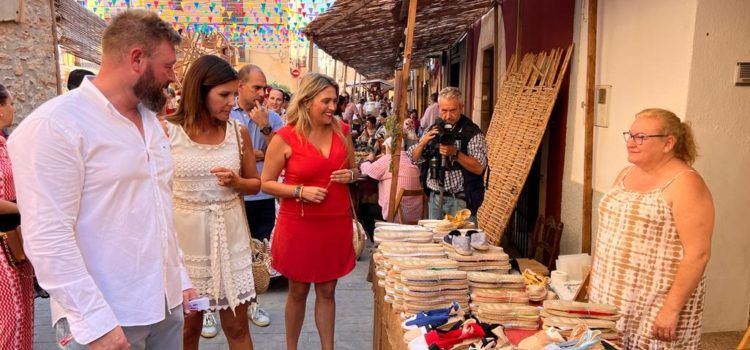 Miles de personas ya disfrutan de la XX Mostra d’Oficis Tradicionals de Sant Jordi  