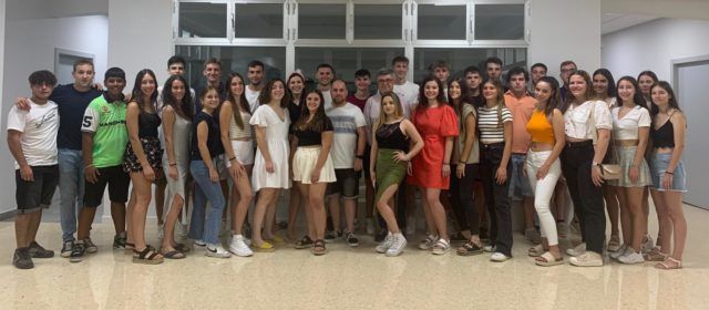 Quasi 80 dames, reines i fadrins en les festes de Rossell